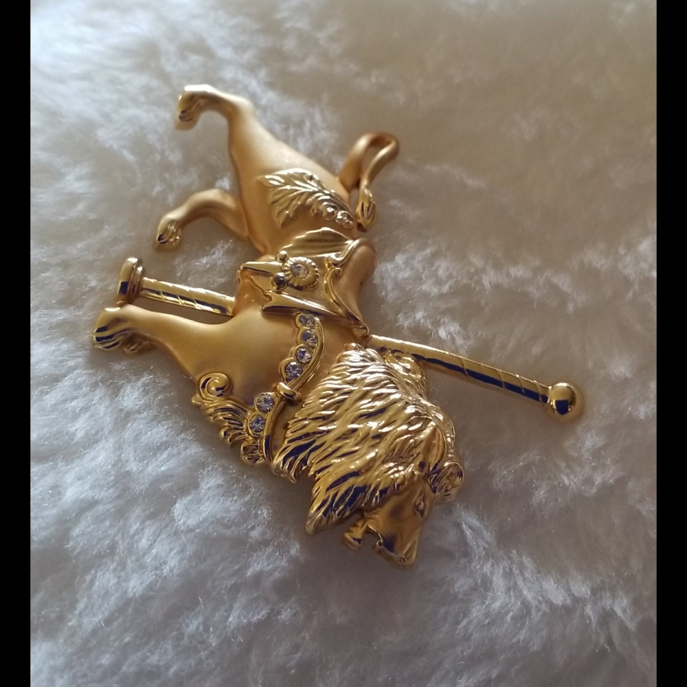 Rhinestone Lion Carousel Brooch Pin - Picture 5 of 8